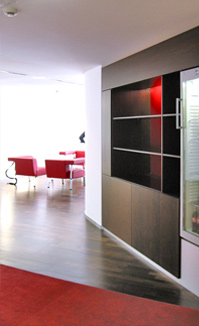 Konferenzbereich Seite 1 Rechts